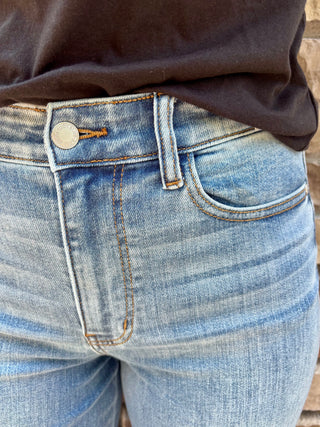 Judy Blue High Waisted Angelina Column Straight Mid Wash Classic Soft Jean