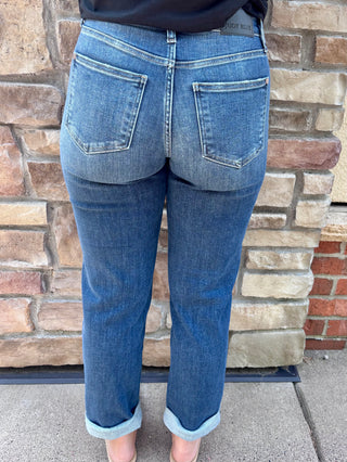 Judy Blue Mid Rise Mr Billie Boyfriend Dark Wash Jean
