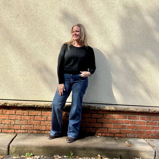 Black Front Seam Round Neck Sweater
