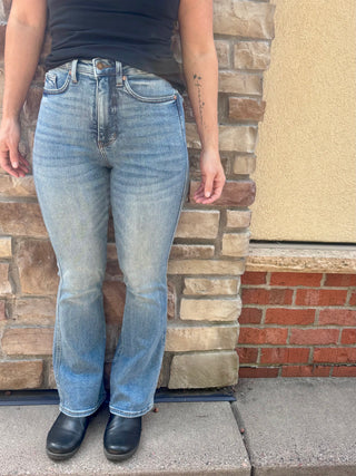Judy Blue High Waisted Tummy Control Mid Wash Instant Classic Indigo Bootcut Jean Regular