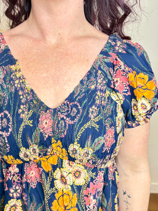 V-Neck Dark Floral Short Sleeve Dress