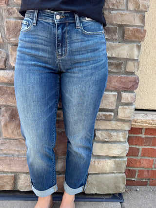 Judy Blue Mid Rise Mr Billie Boyfriend Dark Wash Jean