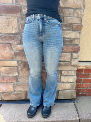 Judy Blue High Waisted Tummy Control Mid Wash Instant Classic Indigo Bootcut Jean Regular