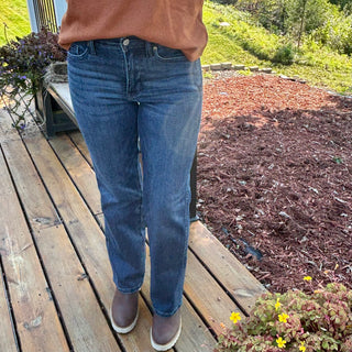 Judy Blue Petite Mid Rise Tummy Control Straight Leg Jean