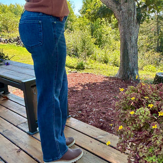 Judy Blue Petite Mid Rise Tummy Control Straight Leg Jean