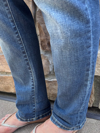Judy Blue Mid Rise Mr Billie Boyfriend Dark Wash Jean