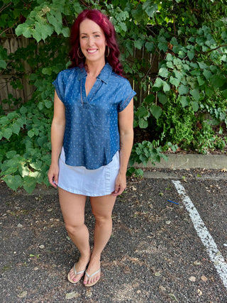 Chambray Split Neck Collard Short Sleeve Top