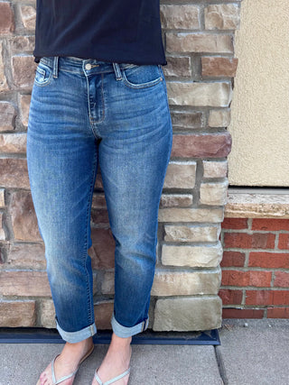 Judy Blue Mid Rise Mr Billie Boyfriend Dark Wash Jean