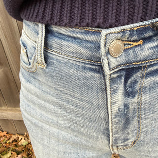 Judy Blue High Rise Light Wash Dad Jean