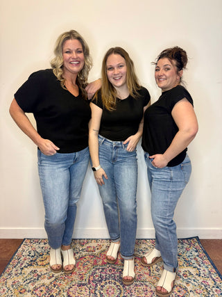 Judy Blue Mid Rise Light Wash Boyfriend Jeans