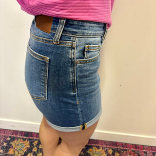 Judy Blue Mid Rise Slim Short