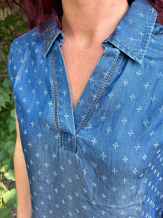 Chambray Split Neck Collard Short Sleeve Top