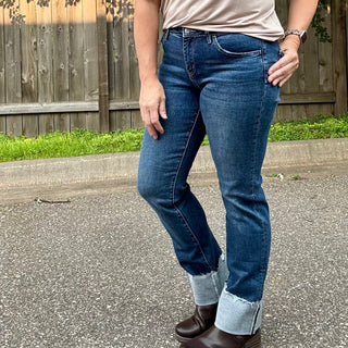 Lovervet Mid Rise Slim Straight with Cuff