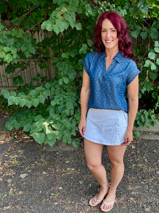 Chambray Split Neck Collard Short Sleeve Top