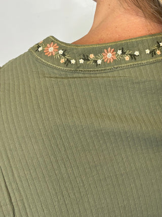 Textured Floral Embroidered 3/4 Sleeve Blouse